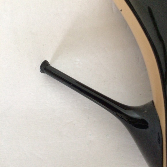 GUCCI BLACK PATENT LEATHER HORSEBIT HEELS SIZE 10 - Picture 15 of 16